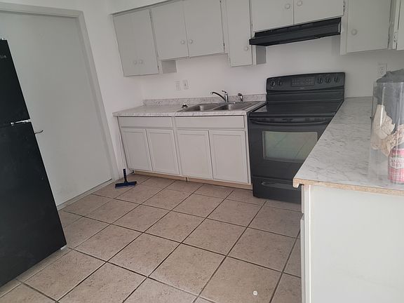 4th image of 10243 46th St W Unit B