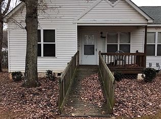 304 Hoskins Mill Ln APT A, Charlotte, NC 28208