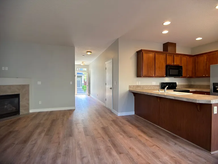 3608 NE 42nd St — Photo 5