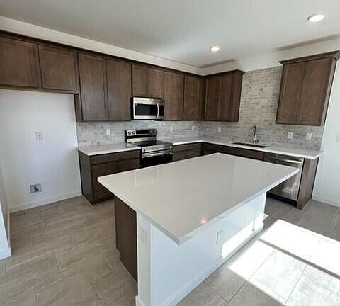5th image of 16971 W BUTLER Avenue