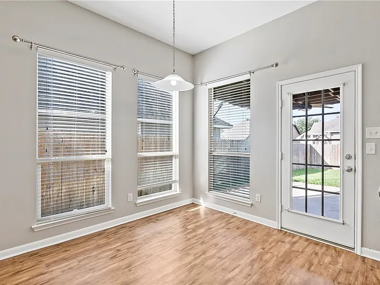 15427 Baker Mdw — Photo 8