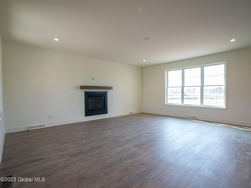 4th image of 26 Howland Park Drive #26