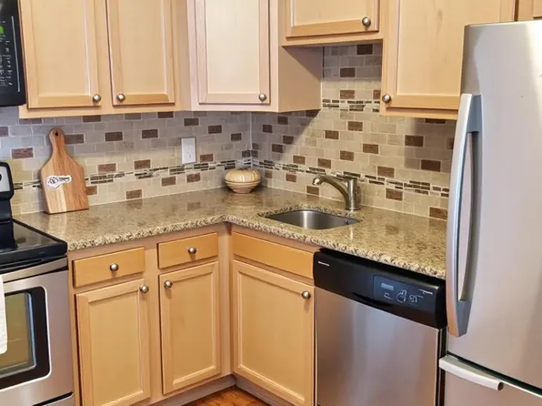 3155 Coachman Rd APT 350, Eagan, MN 55121