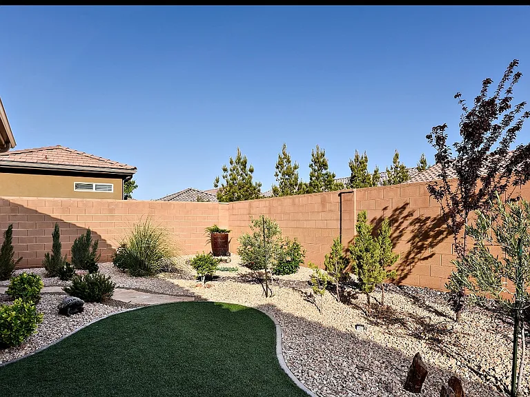 1556 W Songbird Dr — Photo 17