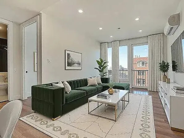 202 N 4th St #2, Brooklyn, NY 11211