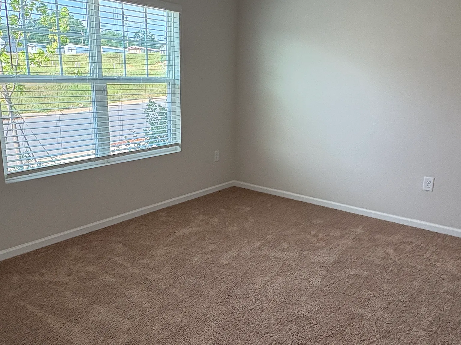4 bed, 1601 sqft, $2,200 — Photo 3