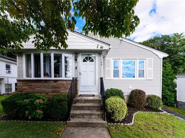 105 Walnut St, Johnston, RI 02919
