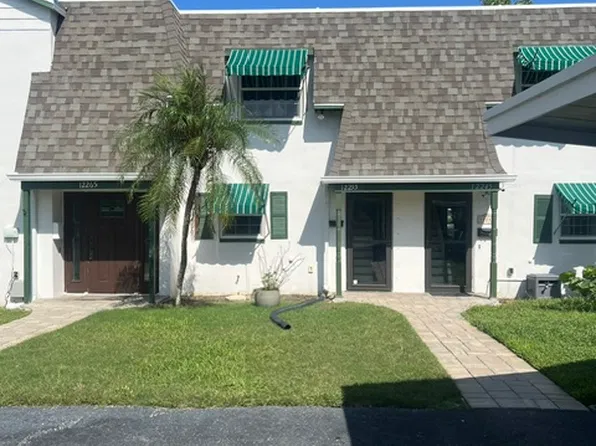 12255 3rd St E, Treasure Island, FL 33706