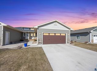 2718 E Sunburst Dr, Brandon, SD 57005