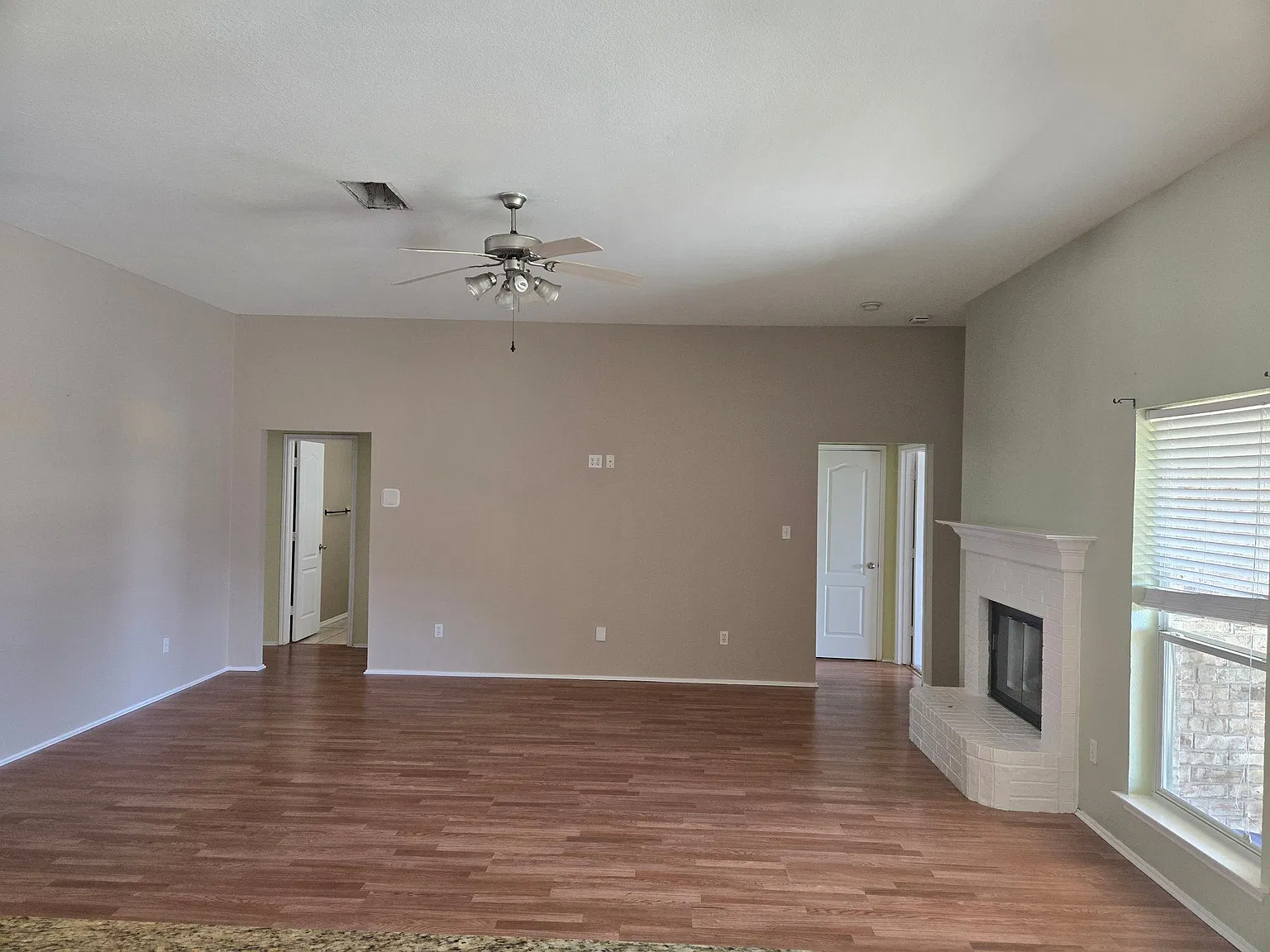 Spacious Rental Home at 1 Bahama Ct, Mansfield, TX - $2800/mo, Available 10/22 — Photo 2