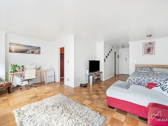 2nd image of 160 W End Ave APT 5C