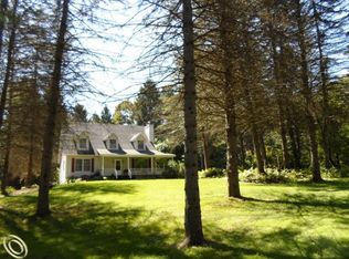 2290 Cooley Lake Rd, Milford, MI 48381