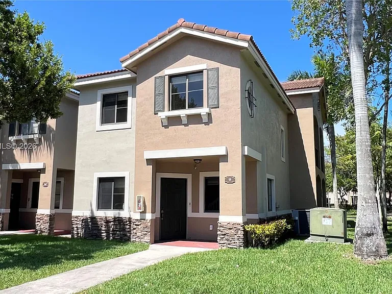 22721 SW 88th Pl #9-19 — Photo 2
