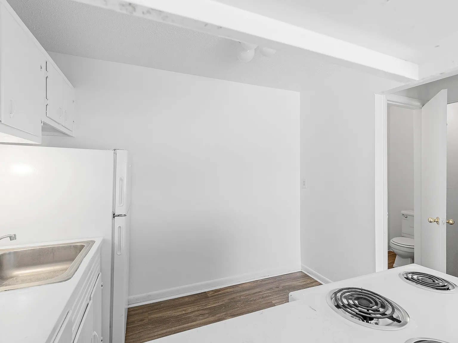 Dearborn Club Apartments — Photo 3