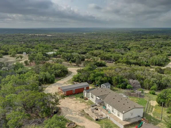 151 Twin Oaks Rd, Mountain Home, TX 78058