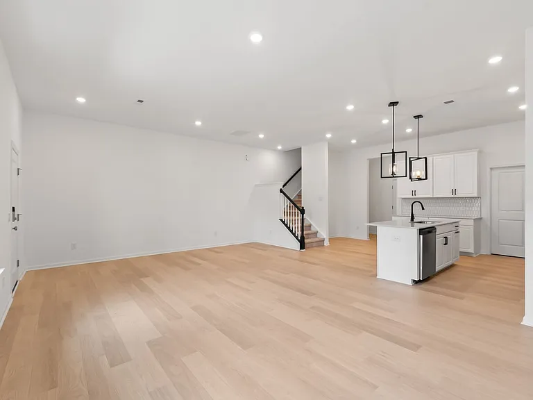 204 Silver Fleet Dr — Photo 8
