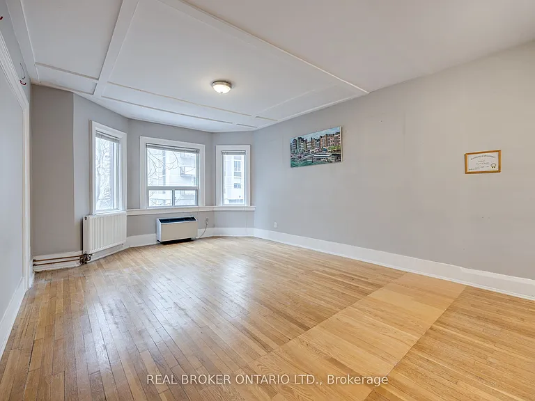 77 Isabella St #UPPER — Photo 6