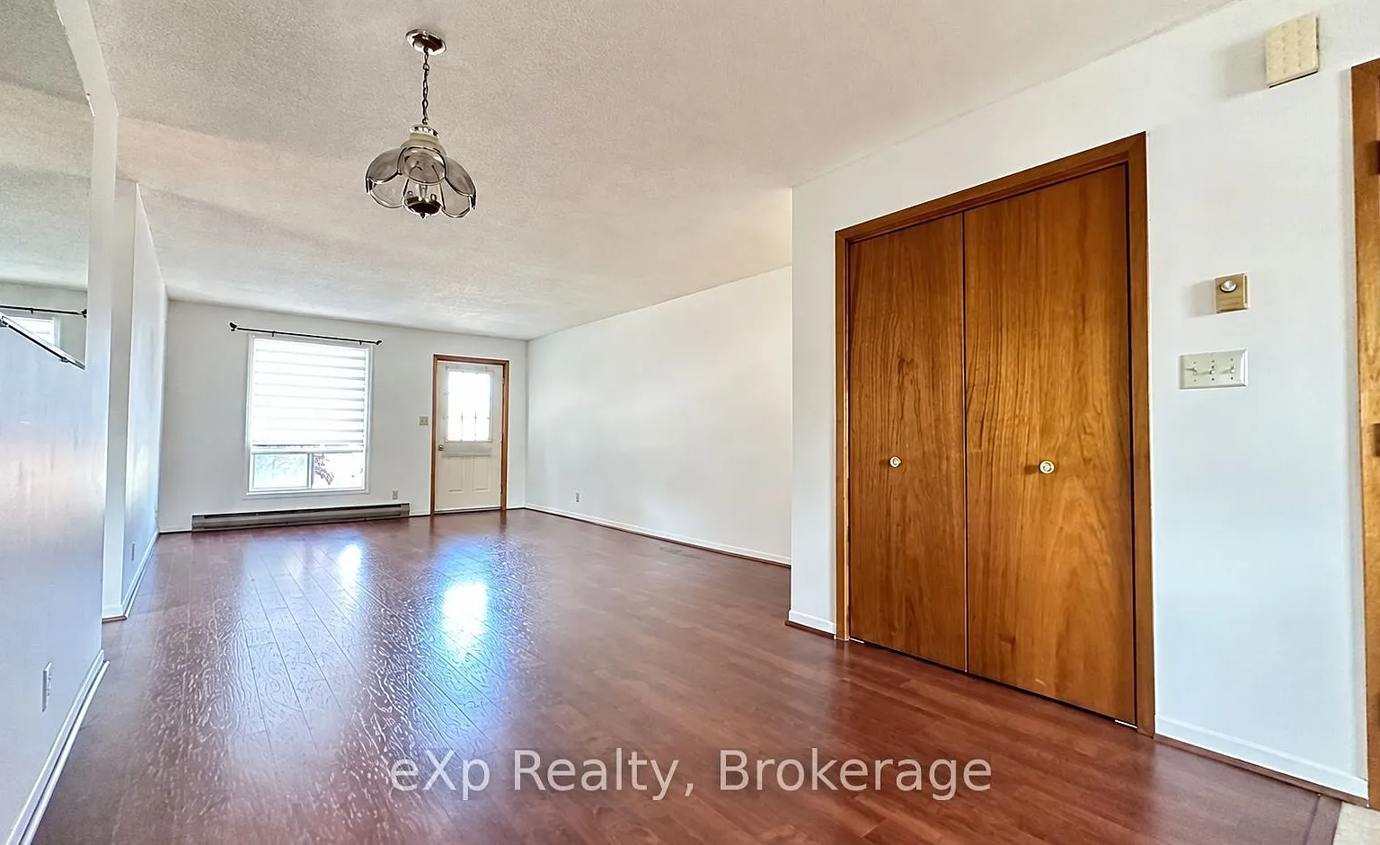3 bed, $1,900 — Photo 2