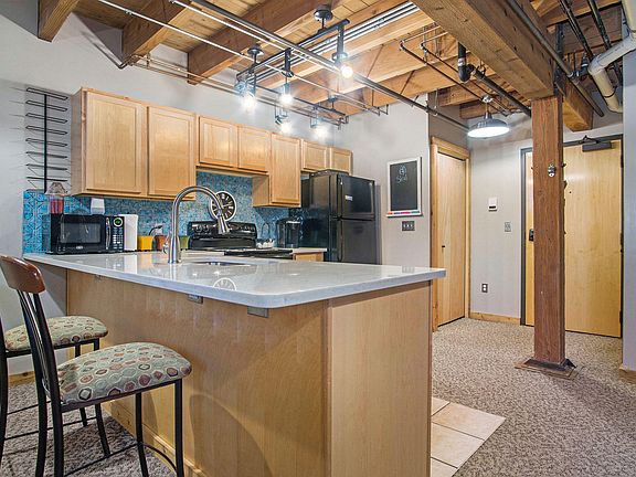 5th image of 633 Elliott Ave APT 4