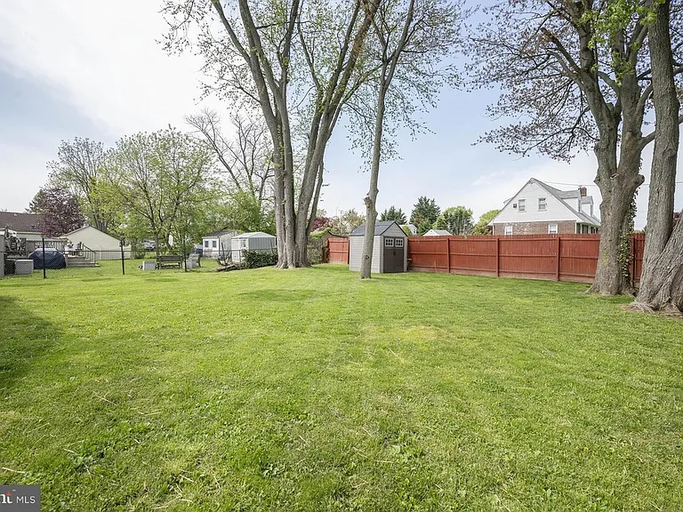 107 Washington Ave — Photo 32