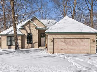 6485 Woodland Rd, Whitmore Lake, MI 48189