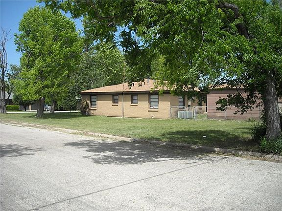 3rd image of 613 Odie Dr