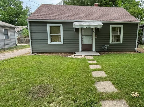 906 N Central Ave, Rockford, IL 61101