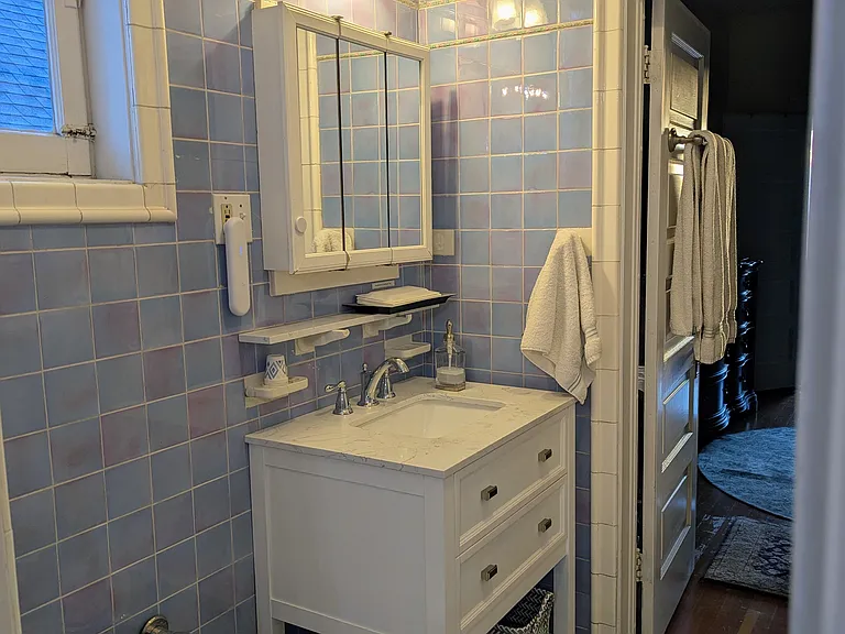 169 N State St — Photo 12