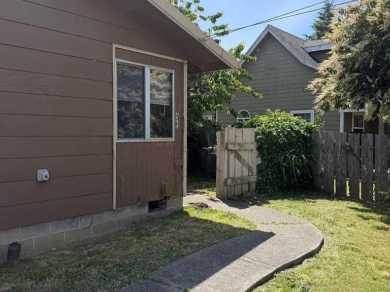 422 8th Ave #422 — Photo 3