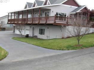 225 Maple Ave, Milton Freewater, OR 97862