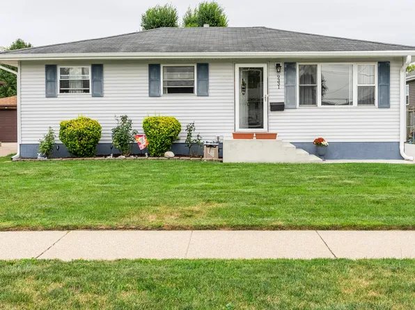 9331 Farmer Dr, Highland, IN 46322