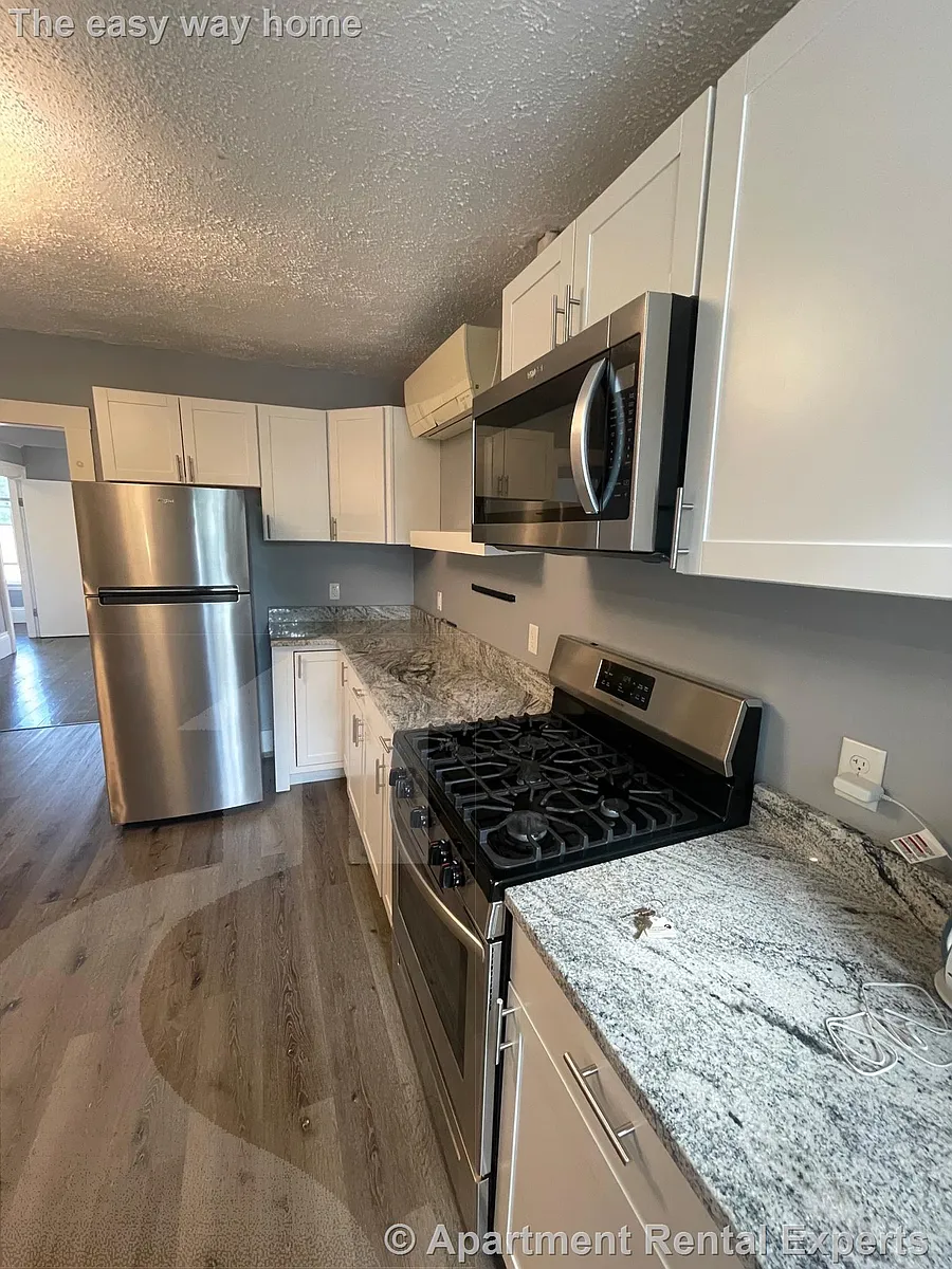 Building Photo - 388 Somerville Ave #3