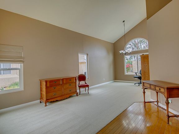 3rd image of 1546 Enchantment Ave