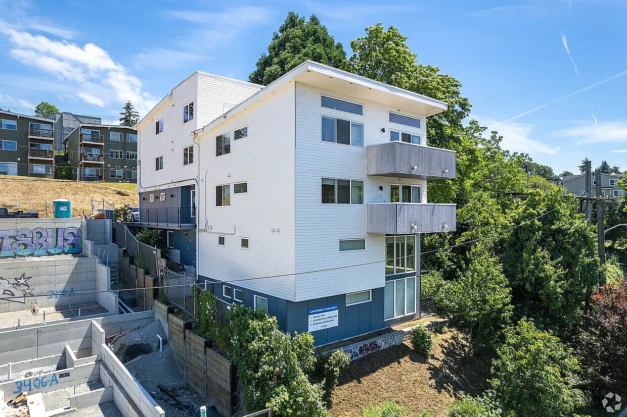 1 bed, 1.5 bath, 775 sqft, $2,400 — Photo 1
