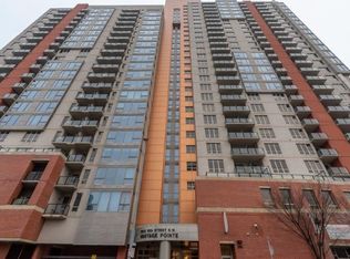 1053 10th St SW #602, Calgary, AB T2R 1S6