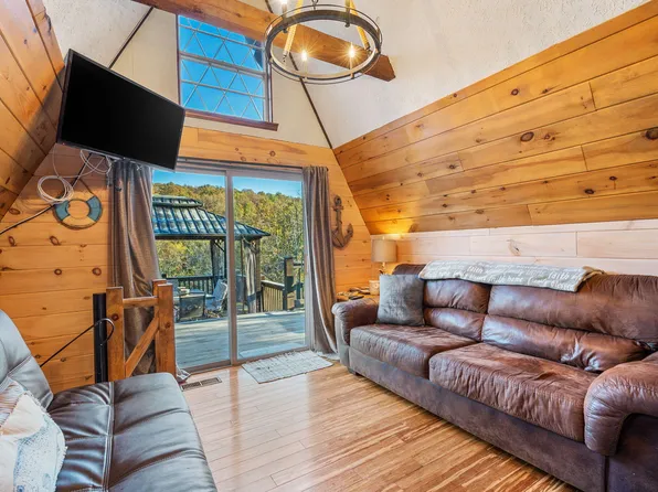 81 Deer Crossing Lane, Lampe, MO 65681