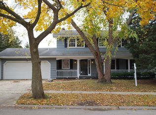 2350 Taliesin Dr, Aurora, IL 60506