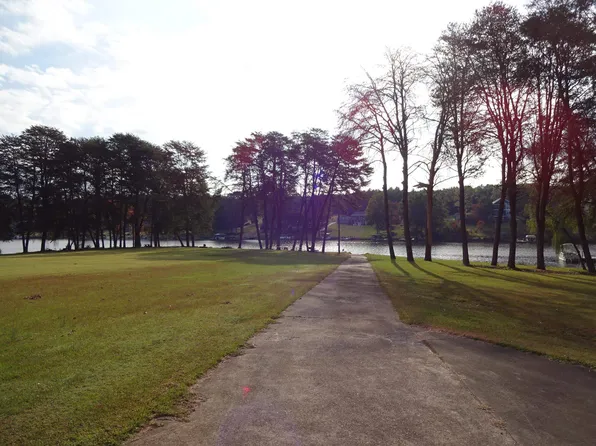 246 Lake Front Rd, Inman, SC 29349