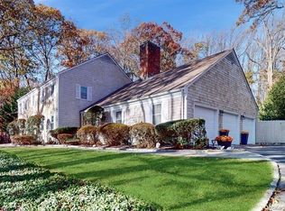 30 Hitherbrook Rd, Saint James, NY 11780