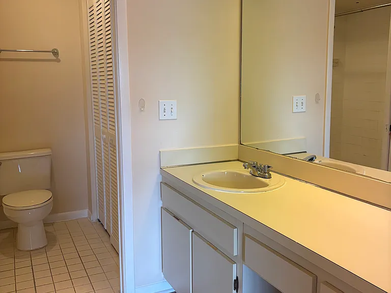 5169 Vineland Rd #B208 — Photo 21