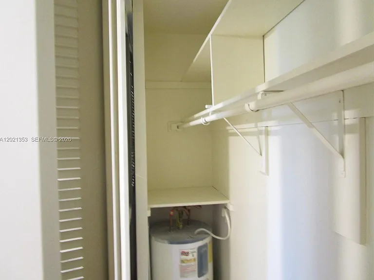 5111 W Oakland Park Blvd #301 — Photo 21
