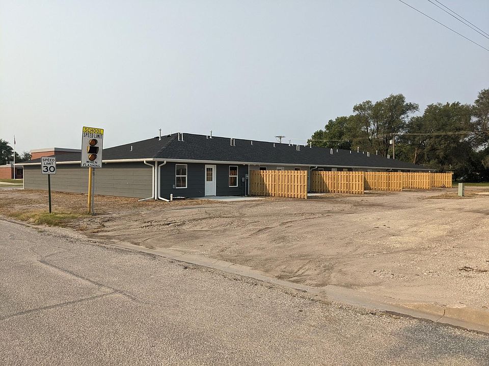 402 W Hirschler St, Moundridge, KS 67107 Zillow