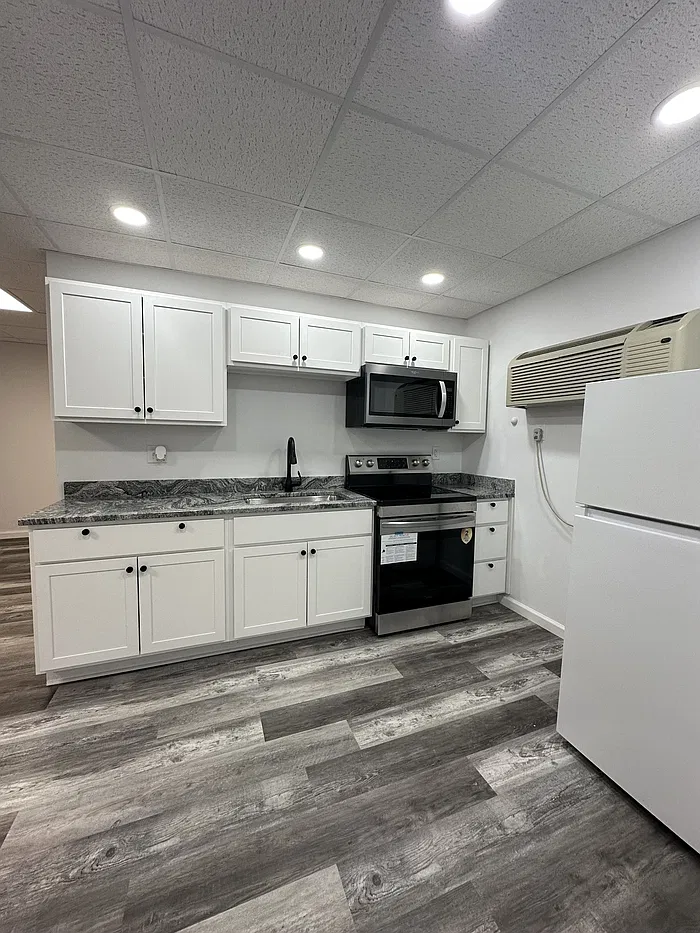 1 bed, 1.0 bath, $1,100 — Photo 3