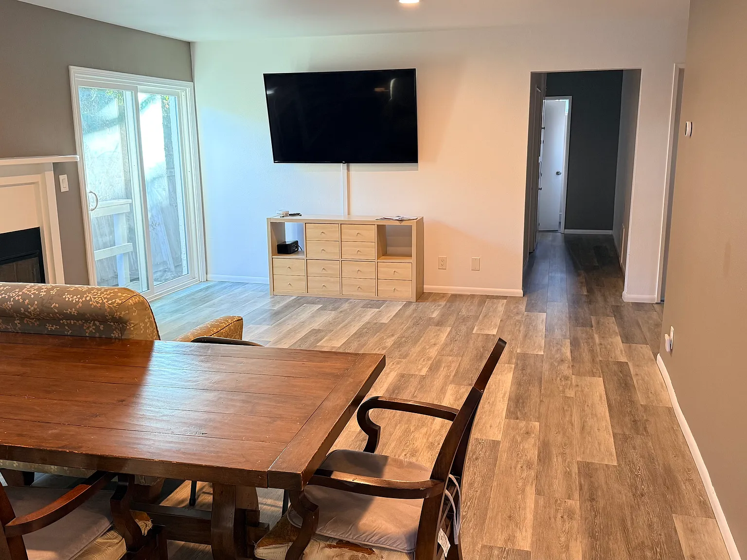 6 bed, 2163 sqft, $8,500 — Photo 2