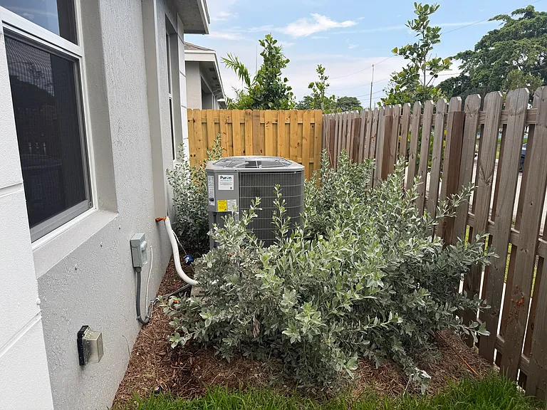 1872 NW 6th Ct — Photo 8