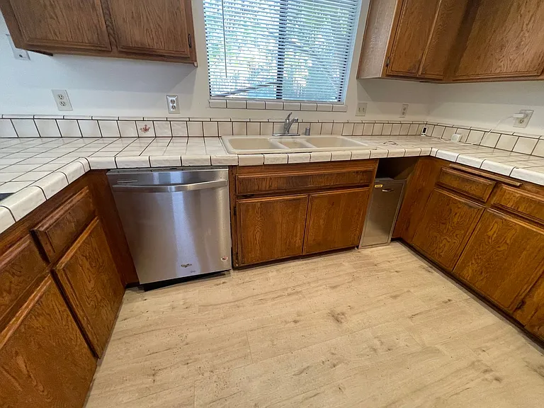 17343 Buckthorn Ave — Photo 29