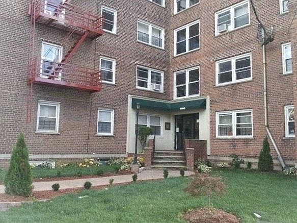 1st image of 6117 Kennedy Blvd E #4J