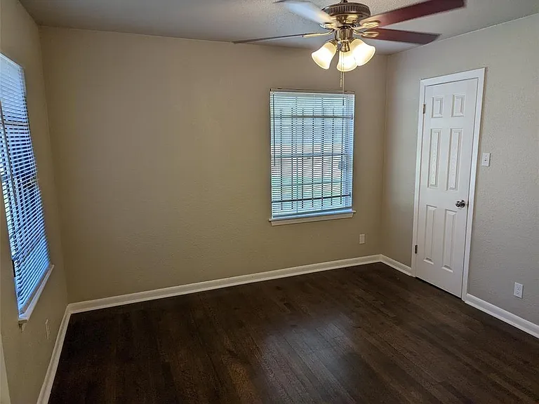 5622 Elmlawn Dr — Photo 10