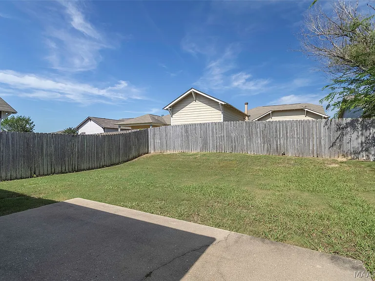 3909 Brookshire Way — Photo 24