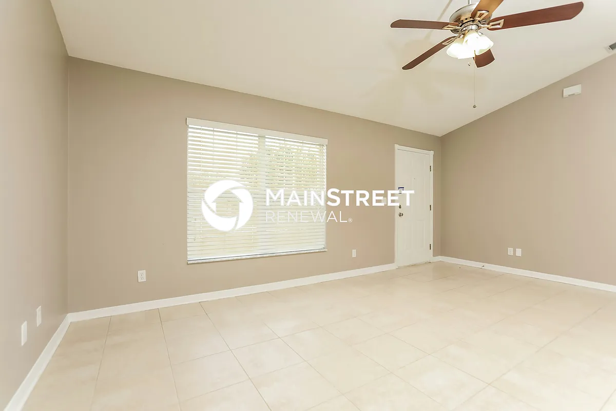 Living Room - 713 Willow Run St